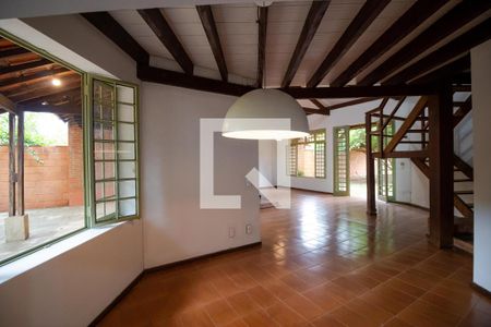Casa à venda com 237m², 3 quartos e 3 vagas Casa à venda com 237m², 3 quartos e 3 vagasSala de Jantar