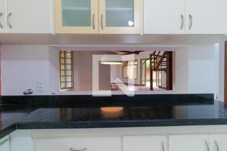 Casa à venda com 237m², 3 quartos e 3 vagas Casa à venda com 237m², 3 quartos e 3 vagasCozinha