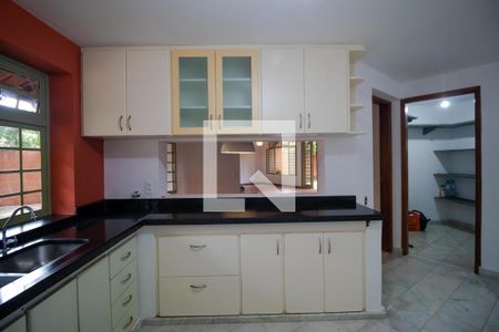 Casa à venda com 237m², 3 quartos e 3 vagas Casa à venda com 237m², 3 quartos e 3 vagasCozinha