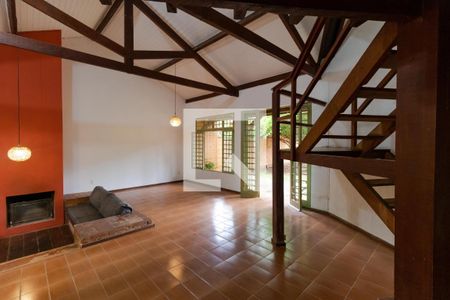 Casa à venda com 237m², 3 quartos e 3 vagas Casa à venda com 237m², 3 quartos e 3 vagasSalas