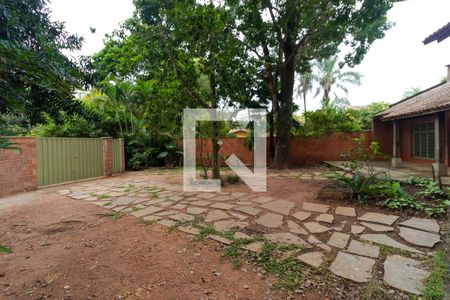 Casa à venda com 237m², 3 quartos e 3 vagas Casa à venda com 237m², 3 quartos e 3 vagasQuintal