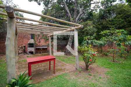 Casa à venda com 237m², 3 quartos e 3 vagas Casa à venda com 237m², 3 quartos e 3 vagasChurrasqueira