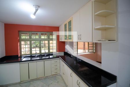 Casa à venda com 237m², 3 quartos e 3 vagas Casa à venda com 237m², 3 quartos e 3 vagasCozinha