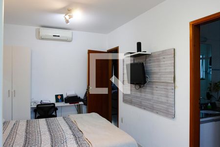 Quarto 1 de casa de condomínio à venda com 3 quartos, 170m² em Zumbi, Rio de Janeiro