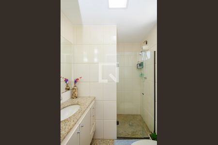 Banheiro da Suíte de apartamento para alugar com 2 quartos, 80m² em Coração de Jesus, Belo Horizonte