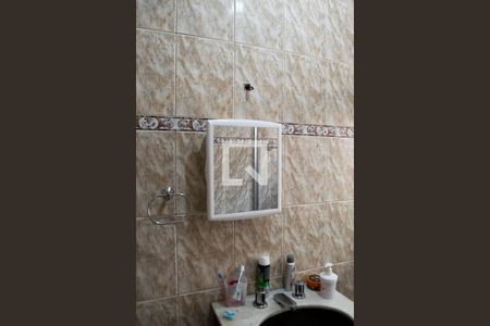 banheiro de casa para alugar com 3 quartos, 80m² em Vila Santa Edwiges, São Paulo