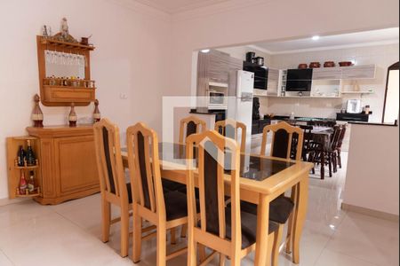 Casa à venda com 421m², 4 quartos e 5 vagas Casa à venda com 421m², 4 quartos e 5 vagasSala de Jantar