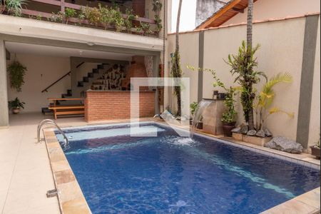 Casa à venda com 421m², 4 quartos e 5 vagas Casa à venda com 421m², 4 quartos e 5 vagasPiscina