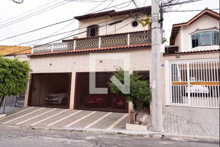 Casa à venda com 421m², 4 quartos e 5 vagas Casa à venda com 421m², 4 quartos e 5 vagasFachada