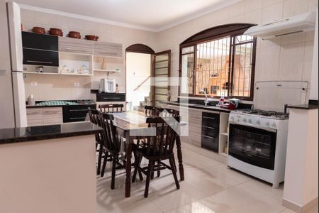 Casa à venda com 421m², 4 quartos e 5 vagas Casa à venda com 421m², 4 quartos e 5 vagasCozinha 1