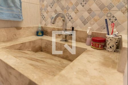 Casa à venda com 421m², 4 quartos e 5 vagas Casa à venda com 421m², 4 quartos e 5 vagasBanheiro Corredor