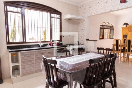 Casa à venda com 421m², 4 quartos e 5 vagas Casa à venda com 421m², 4 quartos e 5 vagasCozinha 1