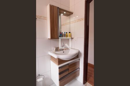 Casa à venda com 421m², 4 quartos e 5 vagas Casa à venda com 421m², 4 quartos e 5 vagasBanheiro 1