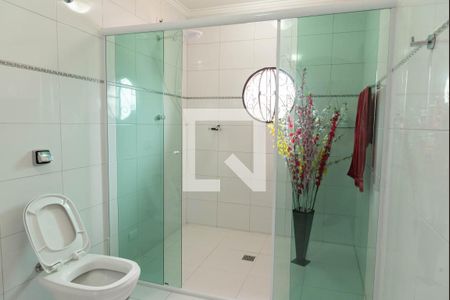 Casa à venda com 421m², 4 quartos e 5 vagas Casa à venda com 421m², 4 quartos e 5 vagasBanheiro da Suíte