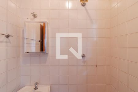 Casa à venda com 178m², 3 quartos e 2 vagas Casa à venda com 178m², 3 quartos e 2 vagasBanheiro de Serviço