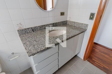 Casa à venda com 178m², 3 quartos e 2 vagas Casa à venda com 178m², 3 quartos e 2 vagasBanheiro Social