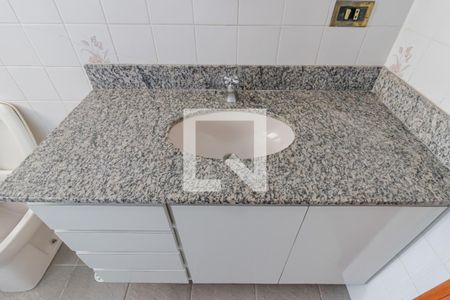 Casa à venda com 178m², 3 quartos e 2 vagas Casa à venda com 178m², 3 quartos e 2 vagasBanheiro Social