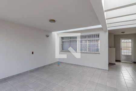 Casa à venda com 178m², 3 quartos e 2 vagas Casa à venda com 178m², 3 quartos e 2 vagasGaragem