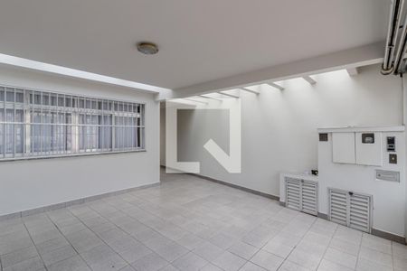 Casa à venda com 178m², 3 quartos e 2 vagas Casa à venda com 178m², 3 quartos e 2 vagasGaragem