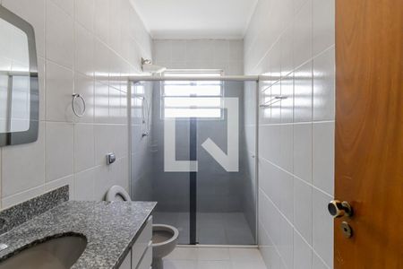 Casa à venda com 178m², 3 quartos e 2 vagas Casa à venda com 178m², 3 quartos e 2 vagasBanheiro da Suíte