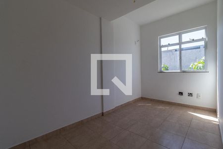 Quarto 1 de apartamento para alugar com 2 quartos, 46m² em Pechincha, Rio de Janeiro
