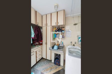 Casa à venda com 350m², 3 quartos e 6 vagas Casa à venda com 350m², 3 quartos e 6 vagasÁrea de Serviço