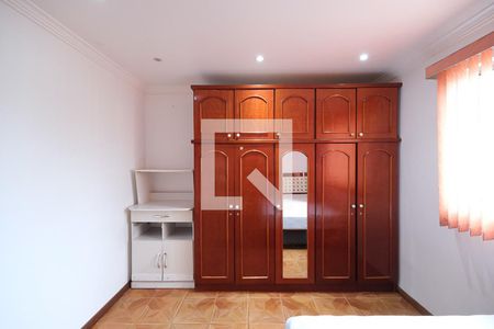 Quarto de kitnet/studio para alugar com 1 quarto, 30m² em Novo Mundo, Curitiba