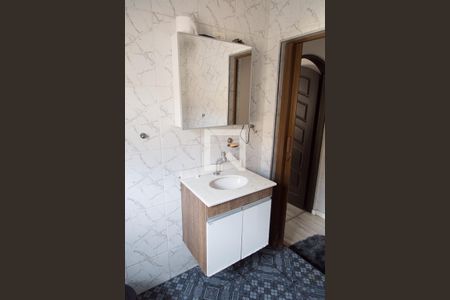 Casa à venda com 180m², 3 quartos e 1 vagaBanheiro 2