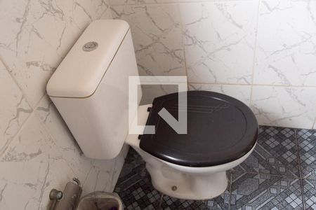 Casa à venda com 180m², 3 quartos e 1 vagaBanheiro 2