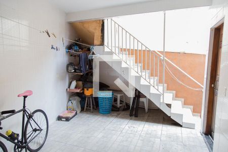 Casa à venda com 180m², 3 quartos e 1 vagaÁrea de Serviço