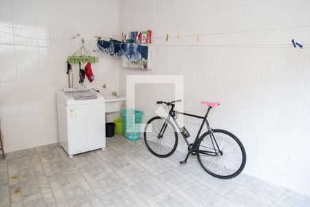 Casa à venda com 180m², 3 quartos e 1 vagaÁrea de Serviço