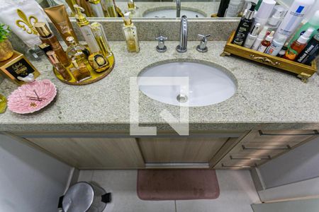 Apartamento para alugar com 129m², 3 quartos e 3 vagasBanheiro do Corredor