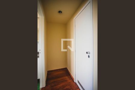 Corredor - Lavabo de apartamento para alugar com 1 quarto, 79m² em Vila Clementino, São Paulo