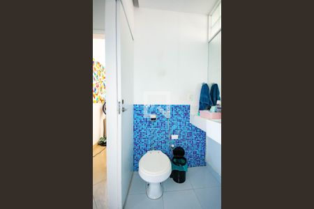 Apartamento à venda com 110m², 3 quartos e 1 vaga Apartamento à venda com 110m², 3 quartos e 1 vagaBanheiro Social