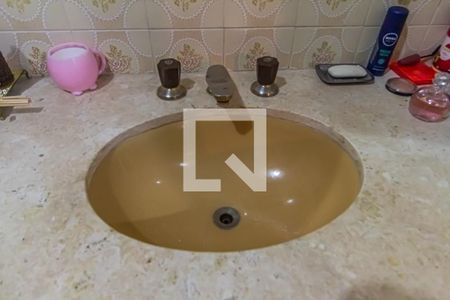 Casa à venda com 480m², 4 quartos e NaN vagasBanheiro - Torneira