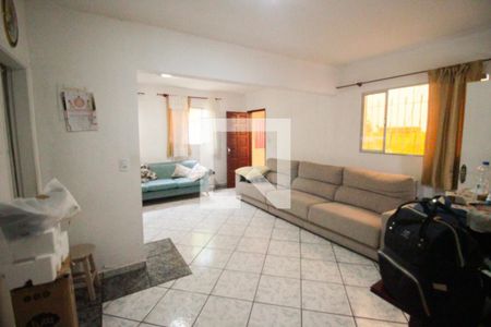 Sala de casa à venda com 4 quartos, 264m² em Cidade Líder, São Paulo