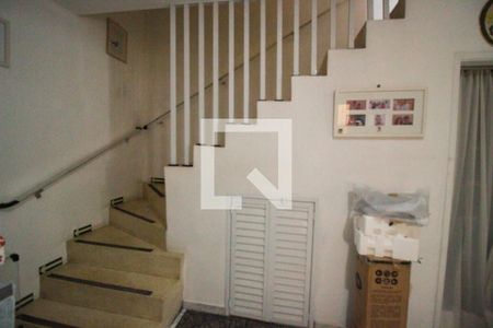 Escada de casa para alugar com 4 quartos, 264m² em Cidade Líder, São Paulo