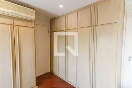 Apartamento à venda com 150m², 3 quartos e 4 vagasSuite 