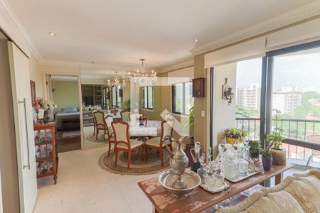 Sala de apartamento à venda com 3 quartos, 150m² em Caxingui, São Paulo