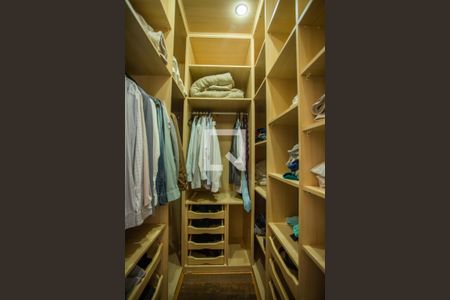 Apartamento à venda com 84m², 2 quartos e 1 vaga Apartamento à venda com 84m², 2 quartos e 1 vagaCloset