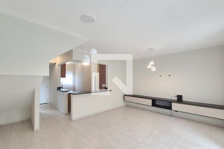 Sala de casa de condomínio para alugar com 3 quartos, 140m² em Planalto, São Bernardo do Campo