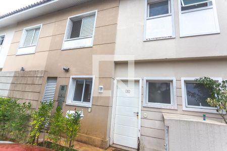 Casa de condomínio para alugar com 140m², 3 quartos e 2 vagas Casa de condomínio para alugar com 140m², 3 quartos e 2 vagasFachada casa