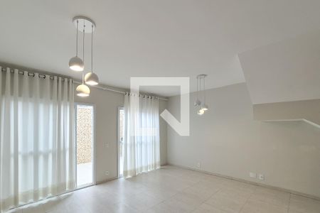 Sala de casa de condomínio para alugar com 3 quartos, 140m² em Planalto, São Bernardo do Campo