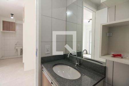 Banheiro  de apartamento para alugar com 2 quartos, 39m² em Vila Invernada, São Paulo