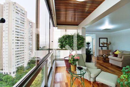 Sala de apartamento à venda com 3 quartos, 161m² em Vila Suzana, São Paulo