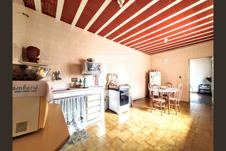 Casa à venda com 187m², 4 quartos e 6 vagas