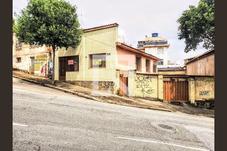 Casa à venda com 187m², 4 quartos e 6 vagas