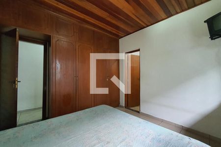 Casa à venda com 178m², 3 quartos e 3 vagasSuíte