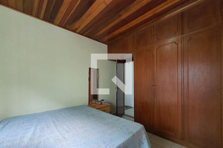 Casa à venda com 178m², 3 quartos e 3 vagasSuíte