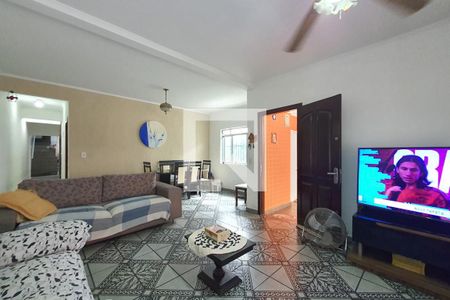 Casa à venda com 178m², 3 quartos e 3 vagasSala